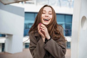 Mejora tu sonrisa para subir tu autoestima