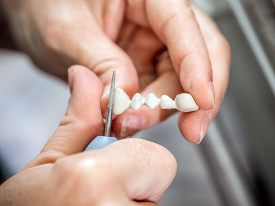Mecánico o protésico dental: qué es y funciones